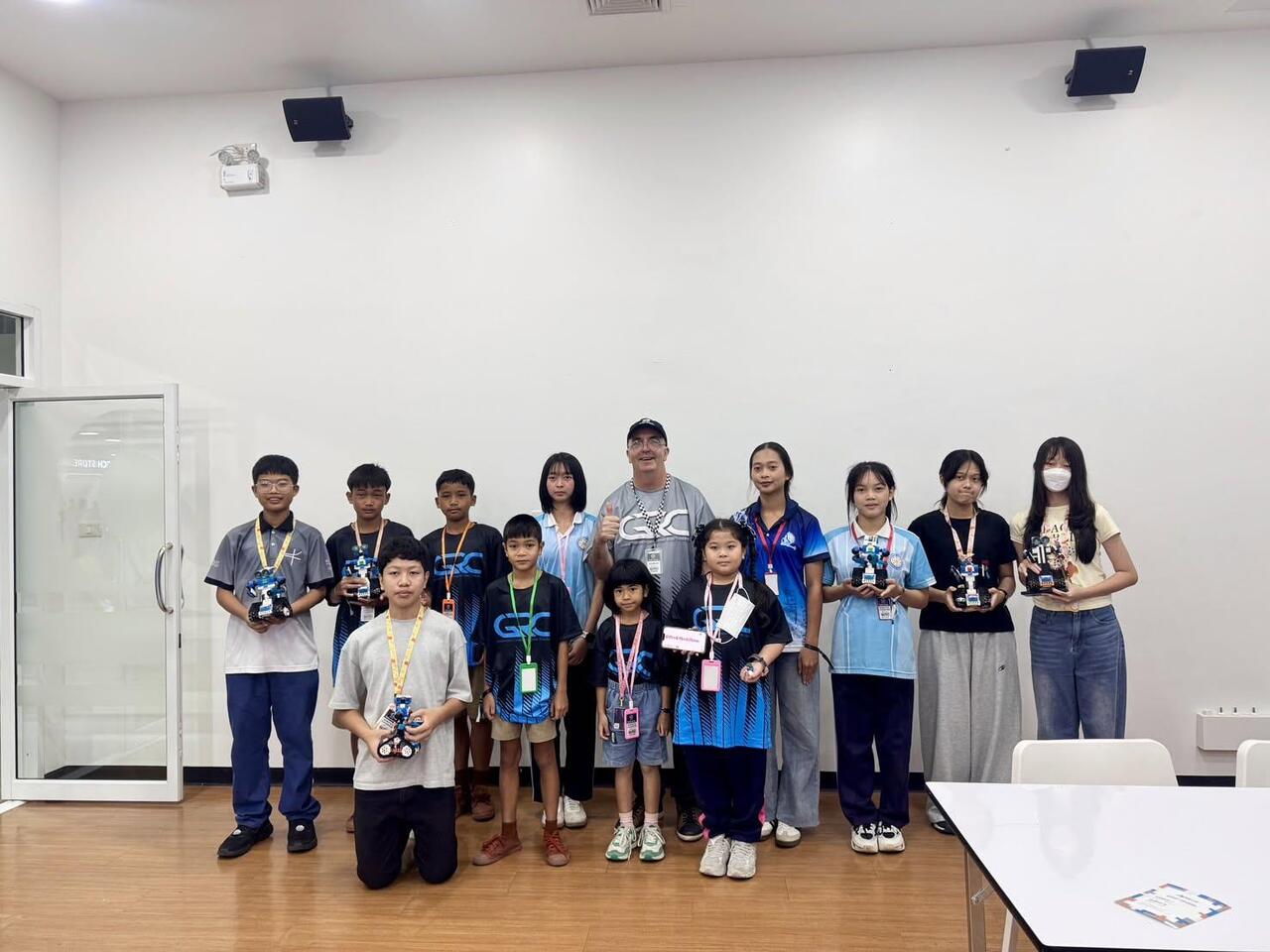 ขอแสดงความยินดีกับนักเรียนที่เข้าร่วมการแข่งขัน-global-robotics-competition-2026