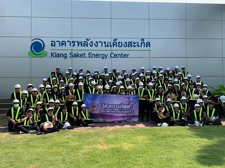 นักศึกษาสาขาวิศวกรรมไฟฟ้า-มหาวิทยาลัยเทคโนโลยีสุรนารี-เข้าเยี่ยมชมอาคารพลังงานเคียงสะเก็ด-โรงไฟฟ้าบีแอลซีพี