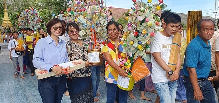 โรงไฟฟ้าบีแอลซีพีร่วมกิจกรรมทอดผ้าป่าสามัคคี-ณ-วัดเขาไผ่-วัดโสภณ-วัดกรอกยายชา