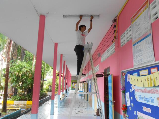 BLCP-สร้างโลกสีเขียวกับ-โครงการ-“เปลี่ยนหลอดไฟ-ลดใช้พลังงาน-ลดโลกร้อน”-พร้อมปลุกจิตสำนึกเยาวชนให้รักษ์โลกอย่างต่อเนื่อง