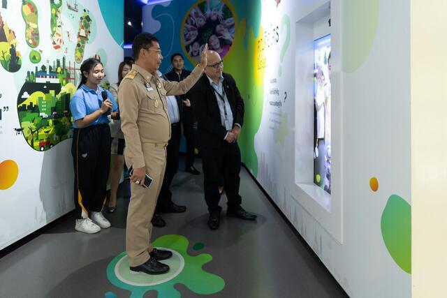 คณะผู้บริหารโรงไฟฟ้าบีแอลซีพี-มีโอกาสต้อนรับ-ผู้ว่าราชการจังหวัดระยอง-นายไตรภพ