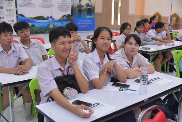 พอร์ตดีมีที่เรียน-ครั้งแรกที่โรงเรียนแกลง-วิทยสถาวร