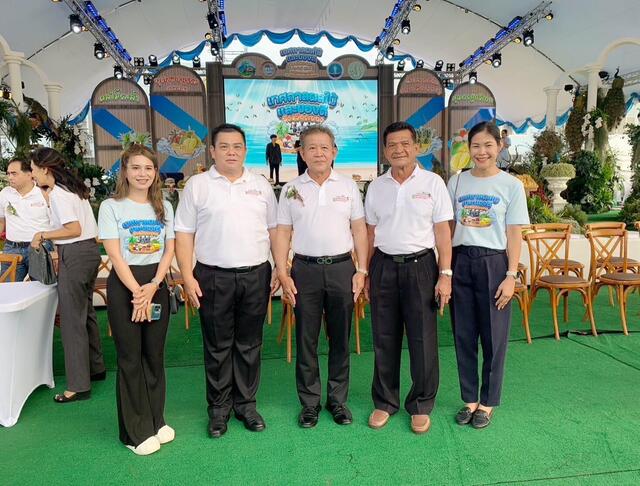 คุณอดิศร-วังมูล-ผู้อำนวยการสายงานบริหารและองค์กรสัมพันธ์-ผู้แทน-บริษัท