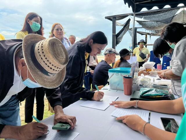 โครงการกำแพงกั้นขยะในแม่น้ำระยอง