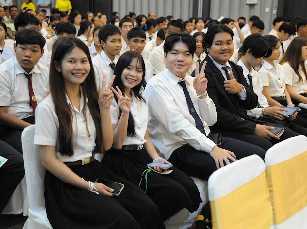 blcp-ร่วมกับสมาคมเพื่อนชุมชน-มอบทุนการศึกษา-73-ทุน-ปี-2568-ปั้นเยาวชนระยอง