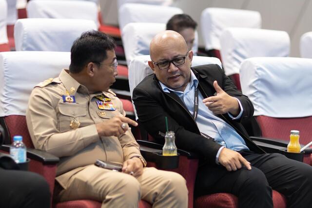 คณะผู้บริหารโรงไฟฟ้าบีแอลซีพี-มีโอกาสต้อนรับ-ผู้ว่าราชการจังหวัดระยอง-นายไตรภพ
