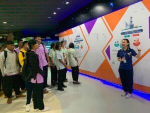 สำนักงานพลังงานจังหวัดตราด-นำนักเรียนระดับมัธยมศึกษาตอนปลายเข้าศึกษาดูงานโรงไฟฟ้าบีแอลซีพี