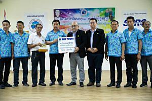 โรงไฟฟ้าบีแอลซีพี-หน่วยงานภาครัฐและชุมชน-ร่วมใจสู้ภัยโควิด-19-มอบวัสดุอุปกรณ์สำหรับทำหน้ากากผ้าซักได้-พร้อมสอนวิธีการทำให้กับชมรมผู้สูงอายุ-และ-อสม-ในพื้นที่มาบตาพุด-จำนวน-1,600-ชิ้น