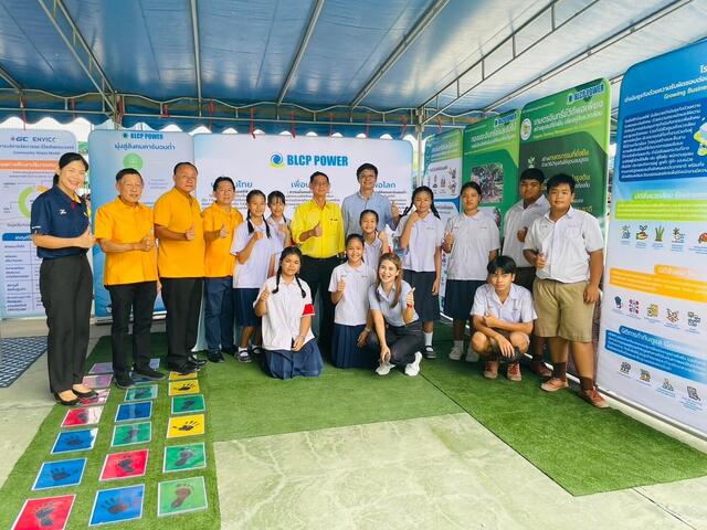 บริษัท-บีแอลซีพี-เพาเวอร์-จำกัด-ออกบูธปุ๋ยใบไม้หมัก-และสนับสนุนน้ำดื่มในโครงการ
